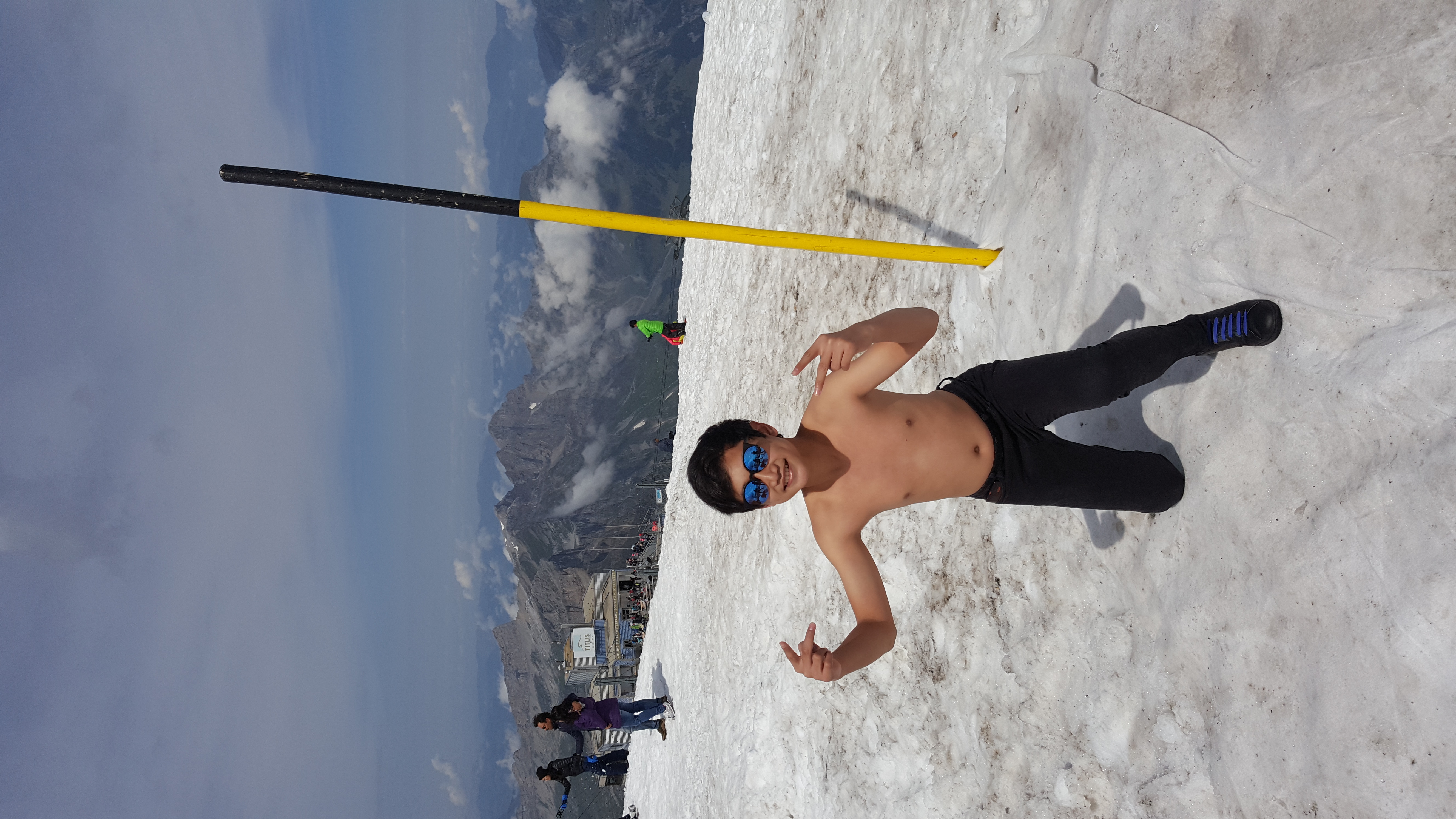 Mas Danish in the snow zone, the Cold never bother me anyway!!!